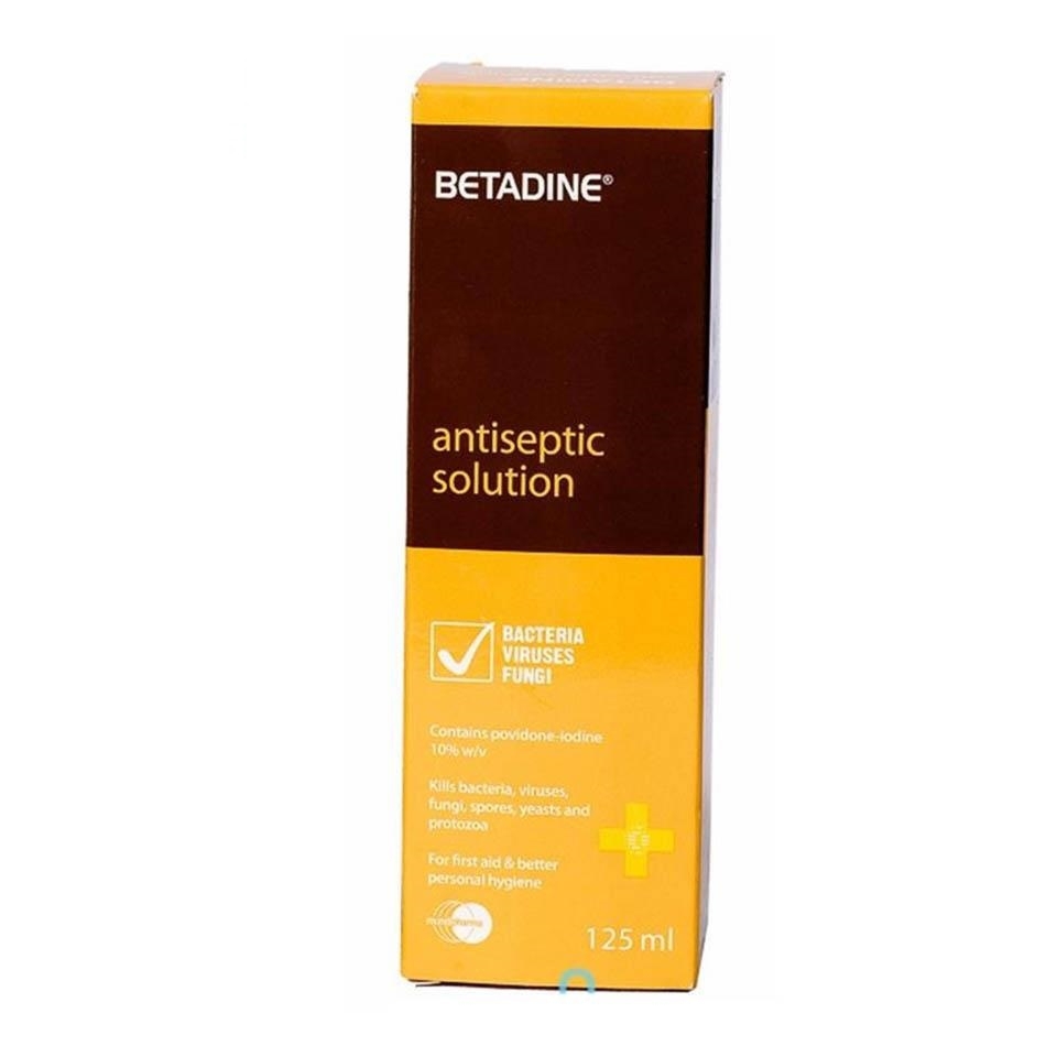 Dung dịch sát khuẩn Betadine Antiseptic Solution hỗ trợ sát khuẩn vết thương